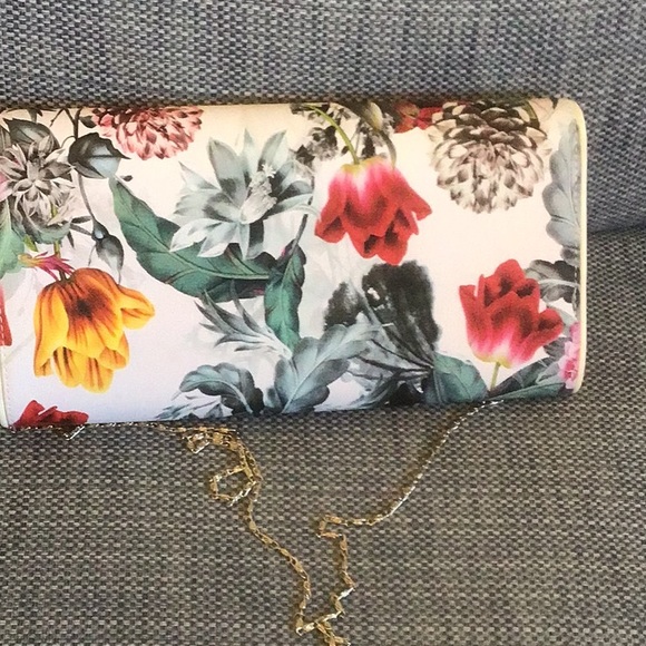 Floral clutch handbag ,vinyl ,never worn - Picture 3 of 3